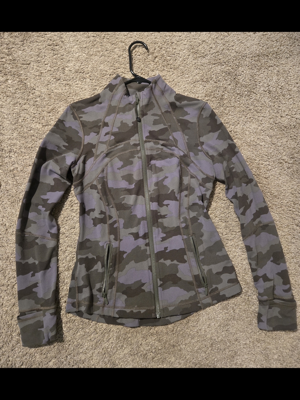 lululemon athletica Women’s Camo Zip-Up Jacket And Joggers - Purple & Gray